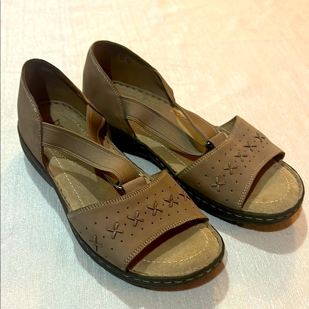 Hotter ‘Dotty’ Comfort Concept Beige Creamy Brown Women's Sandals Size 8.5
